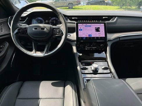 New 2025 Jeep Grand Cherokee L Overland w/ Luxury Tech Group IV image 3