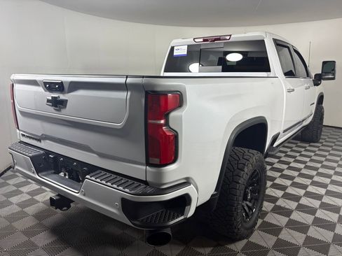 Used 2024 Chevrolet Silverado 2500 High Country w/ High Country Premium Package image 7