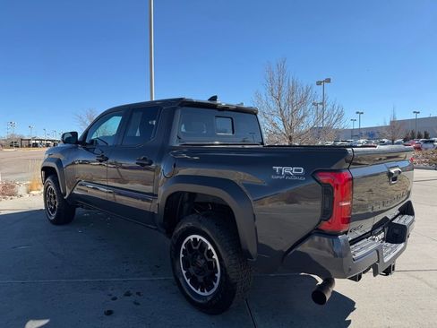 Used 2024 Toyota Tacoma TRD Off-Road w/ TRD Off Road Premium Package image 5