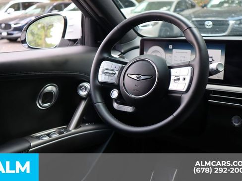 Used 2025 Genesis GV60 Advanced image 32