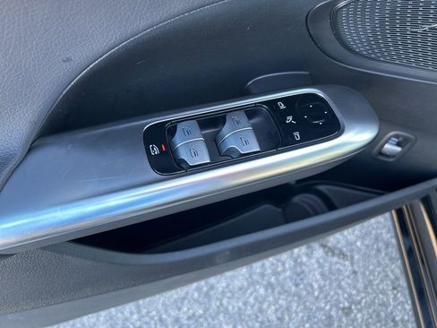 Used 2025 Mercedes-Benz C 300 Sedan image 36