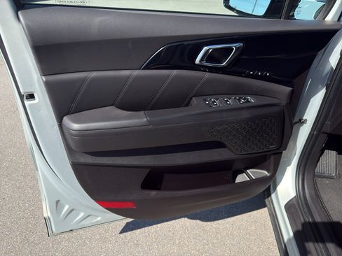 Used 2025 Kia Carnival SX Prestige FWD image 30