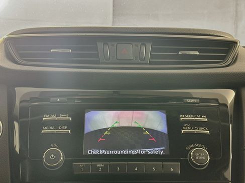 Used 2017 Nissan Rogue SV w/ Midnight Edition Package AWD/4WD image 21