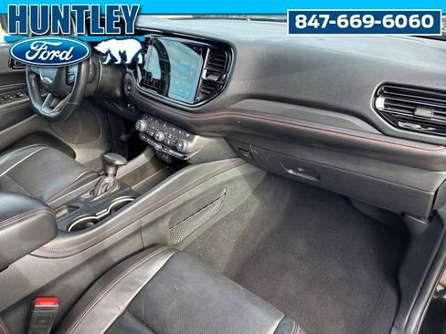 Used 2024 Dodge Durango GT AWD/4WD image 11