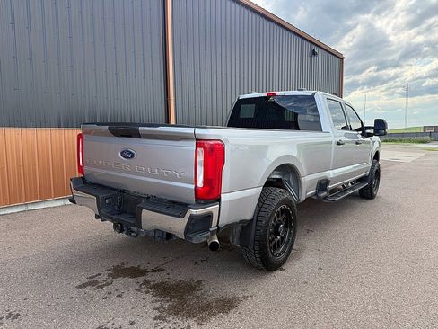 Used 2024 Ford F350 XLT AWD/4WD image 5