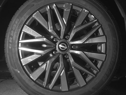 Used 2025 Nissan Altima 2.5 SV FWD image 15