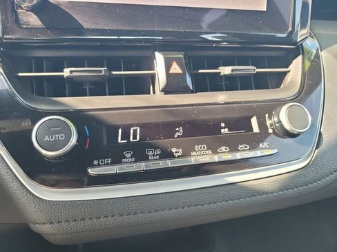 Used 2024 Toyota Corolla SE FWD image 24