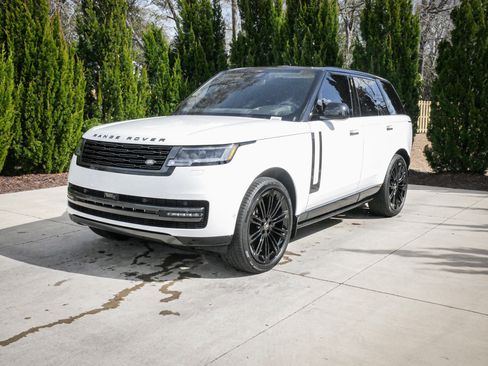 Used 2025 Land Rover Range Rover SE image 5