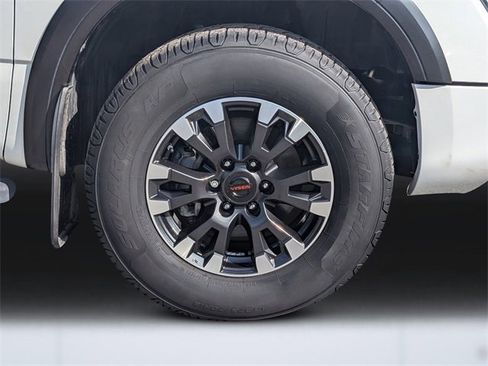 Used 2021 Nissan Titan PRO-4X w/ Pro-4x Convenience Package image 8