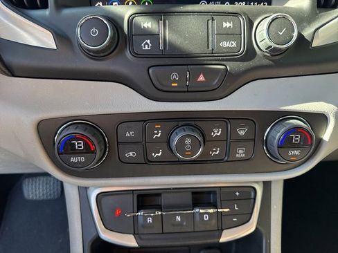 Used 2022 GMC Terrain SLT w/ Infotainment Package II image 21