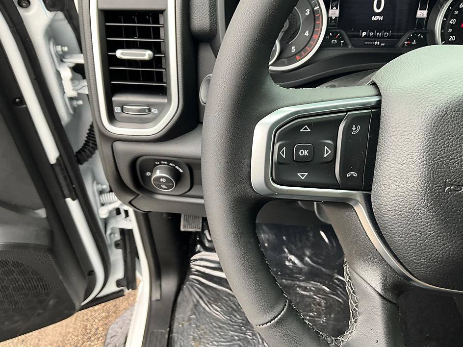 New 2027 RAM 3500 Big Horn AWD/4WD image 32