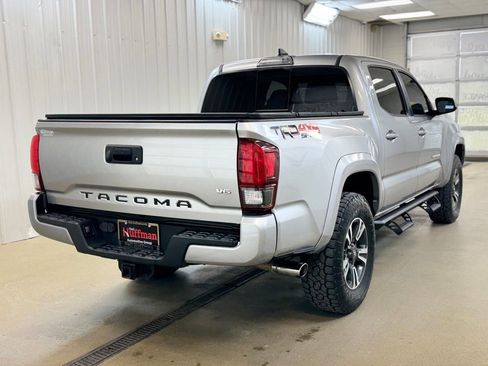 Used 2018 Toyota Tacoma TRD Sport AWD/4WD image 6