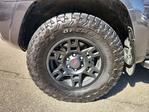 Used 2022 Toyota 4Runner SR5 Premium w/ Moonroof Package image 60