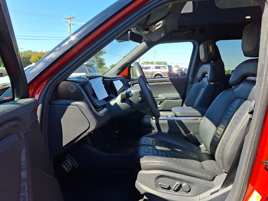 Used 2022 Rivian R1T Adventure AWD/4WD image 13