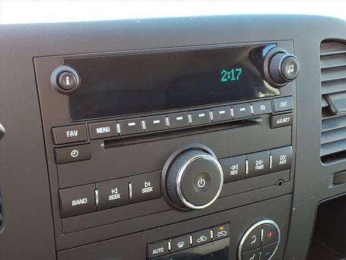 Used 2013 Chevrolet Silverado 2500 LT w/ Interior Plus Package image 21