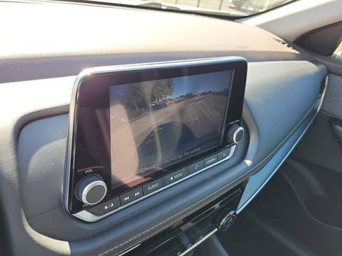 Used 2023 Nissan Rogue SV image 20