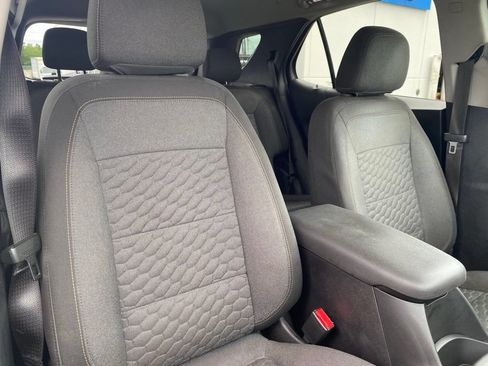 Used 2018 Chevrolet Equinox LT FWD image 18