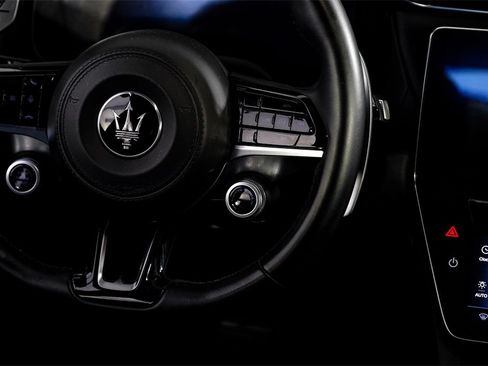 Used 2023 Maserati Grecale GT image 16