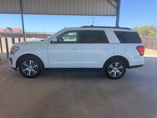 Used 2024 Ford Expedition XLT RWD image 4