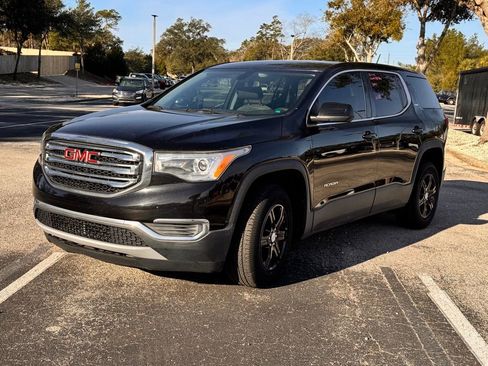 Used 2017 GMC Acadia SLE image 3
