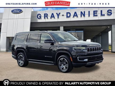 Used 2022 Jeep Wagoneer Series III AWD/4WD image 1