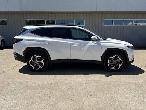 Used 2023 Hyundai Tucson Limited AWD/4WD image 2