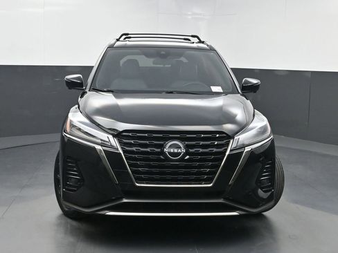 Used 2023 Nissan Kicks SR w/ SR Premium Package FWD image 40