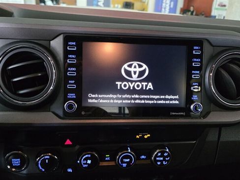 Used 2020 Toyota Tacoma TRD Sport w/ Technology Package AWD/4WD image 16