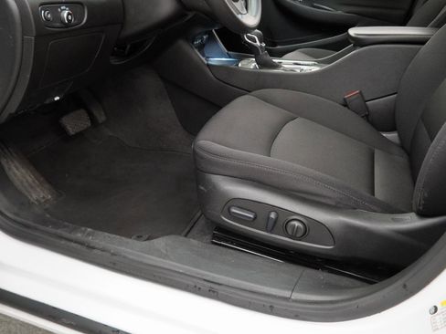 Used 2024 Chevrolet Malibu LT image 44