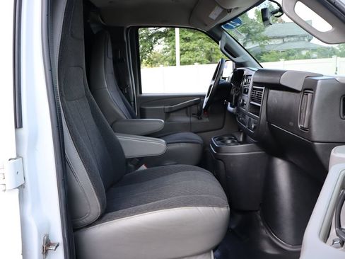 Used 2021 Chevrolet Express 2500 w/ Driver Convenience Package RWD image 29