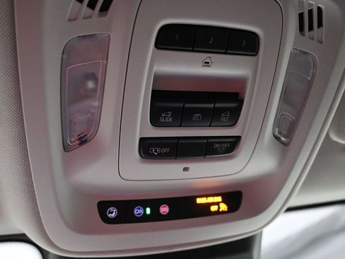 Certified 2024 Buick Envision Avenir image 23