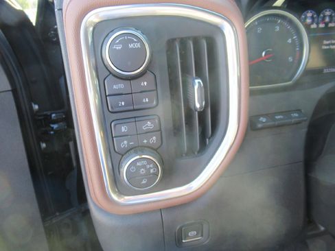 Certified 2023 Chevrolet Silverado 3500 High Country w/ Technology Package image 11