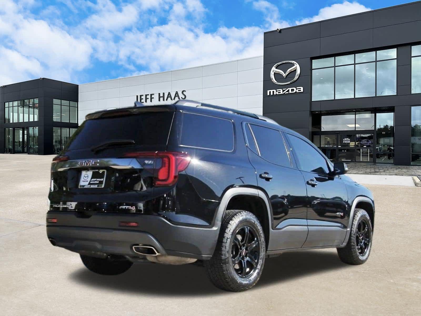 Used 2023 GMC Acadia AT4 w/ Technology Package AWD/4WD image 3