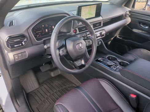Used 2026 Honda Pilot Black Edition image 10