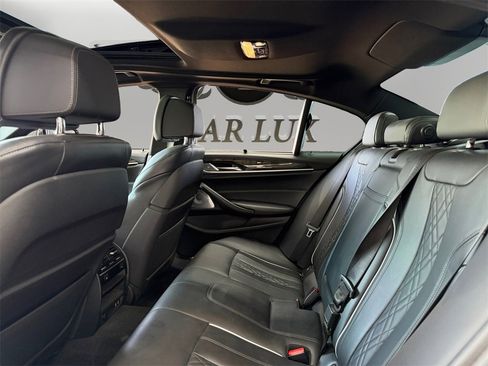 Used 2020 BMW M550i xDrive w/ Dynamic Handling Package image 13