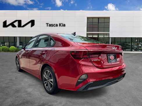 Used 2024 Kia Forte LXS w/ LXS Technology Package FWD image 5