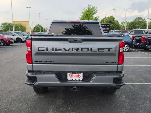 Used 2021 Chevrolet Silverado 1500 Custom w/ LPO, Dark Essentials Package AWD/4WD image 9