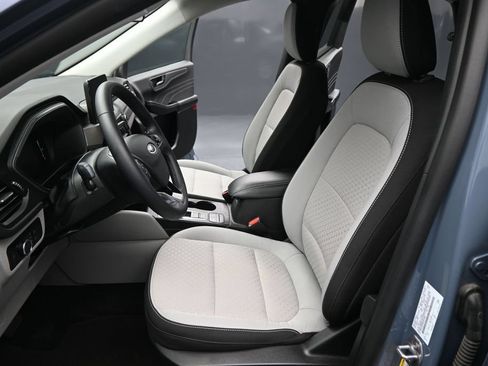 Used 2024 Ford Escape Active FWD image 9