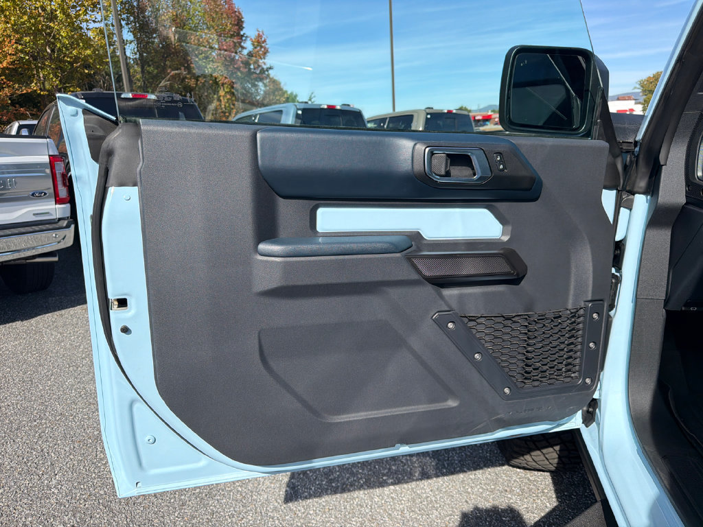 Used 2024 Ford Bronco Heritage Edition AWD/4WD image 10
