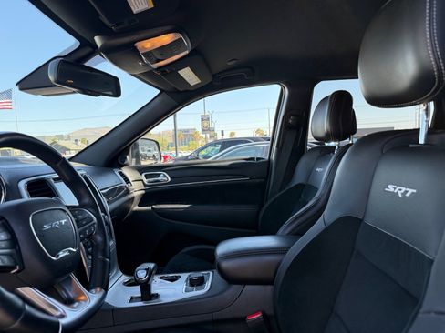 Used 2015 Jeep Grand Cherokee SRT AWD/4WD image 23
