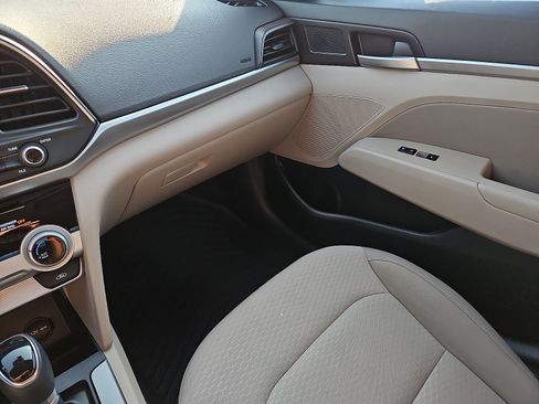 Used 2019 Hyundai Elantra SEL FWD image 24