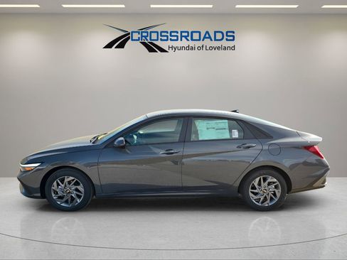 New 2025 Hyundai Elantra Blue image 2