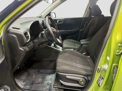 Used 2022 Hyundai Venue SEL w/ Cargo Package image 19