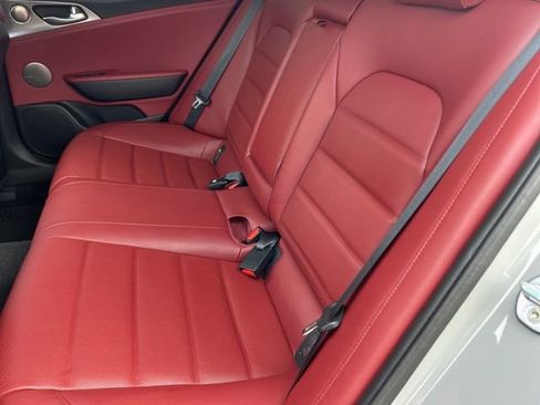 Used 2019 Kia Stinger GT2 image 9