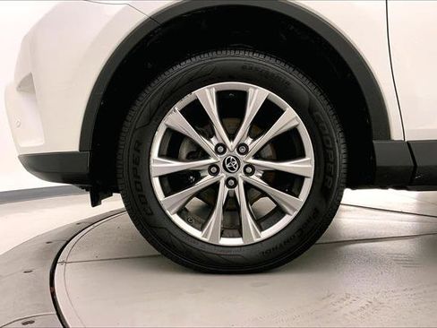 Used 2017 Toyota RAV4 Platinum image 8