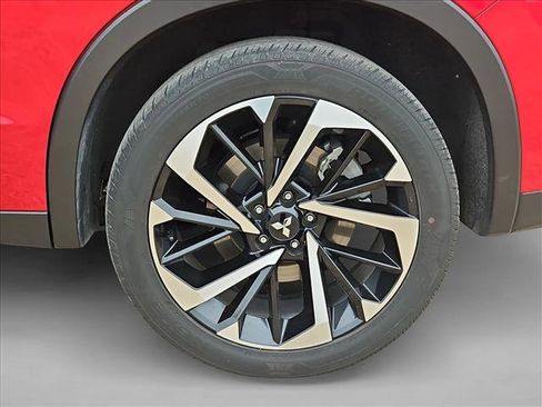 Used 2024 Mitsubishi Outlander SE image 16