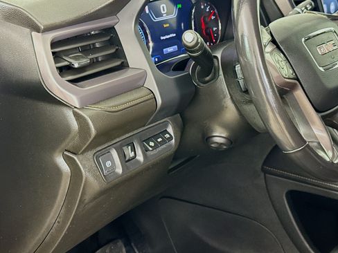 Used 2022 GMC Acadia AT4 w/ Technology Package AWD/4WD image 12