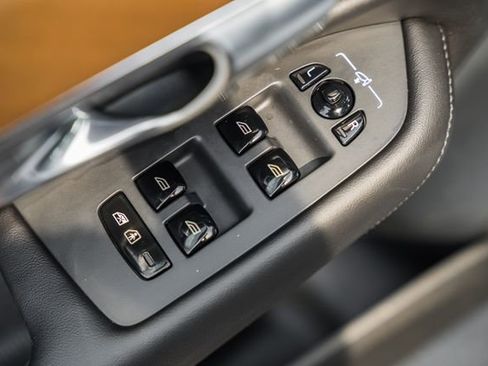 Used 2023 Volvo XC90 B6 Plus w/ Protection Package image 39