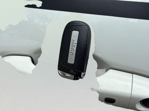 Used 2021 Jeep Compass Latitude FWD image 19