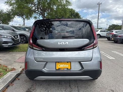 Used 2025 Kia Soul LX w/ LX Technology Package FWD image 6